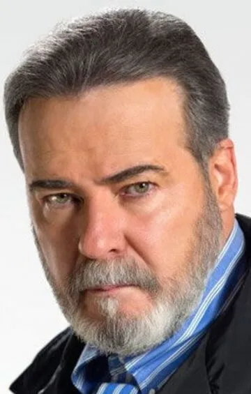 Фотография актёра – Сесар Эвора (César Évora)