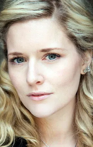 Фотография актёра – Эми Де Брюн (Amy De Bhrún)