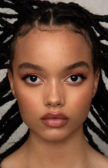 Фотография актёра – Уитни Пик (Whitney Peak)