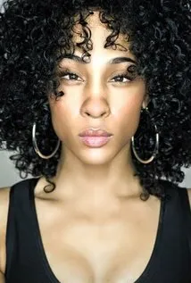 Фотография актёра – Микаэла Джей Родригес (Michaela Jaé Rodriguez)