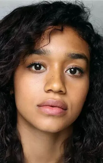 Фотография актёра – Саванна Штейн (Savannah Steyn)