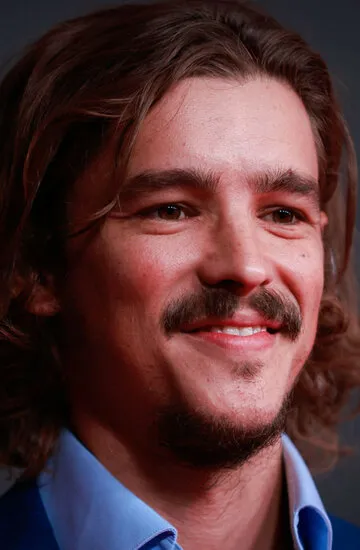 Фотография актёра – Брентон Туэйтс (Brenton Thwaites)