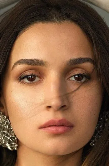 Фотография актёра – Алиа Бхатт (Alia Bhatt)