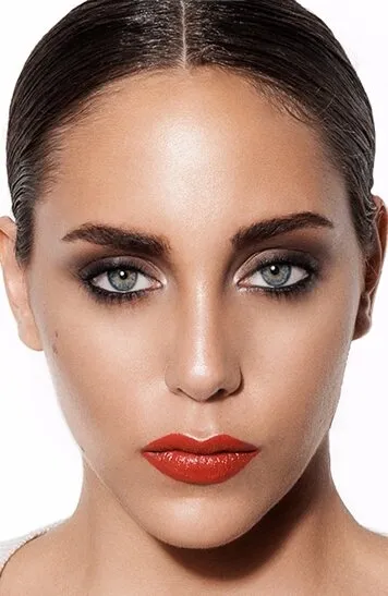 Фотография актёра – Ойкю Караель (Öykü Karayel)