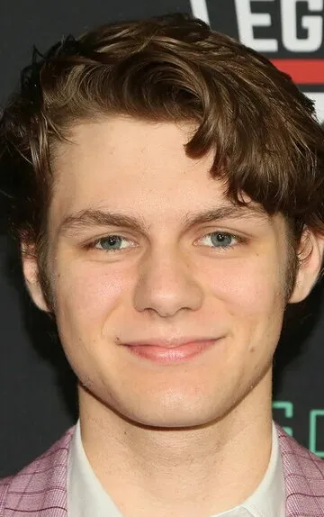 Фотография актёра – Тай Симпкинс (Ty Simpkins)