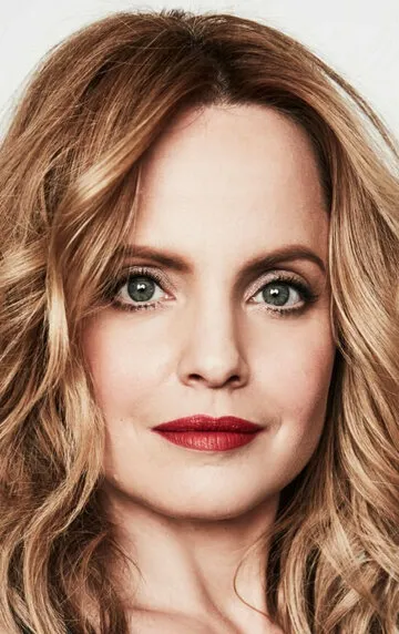 Фотография актёра – Мена Сувари (Mena Suvari)