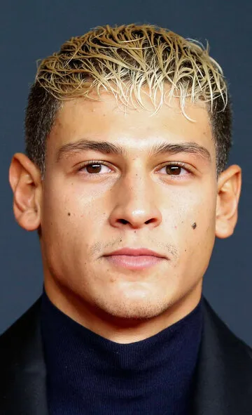 Фотография актёра – Эмилио Сакрая (Emilio Sakraya)