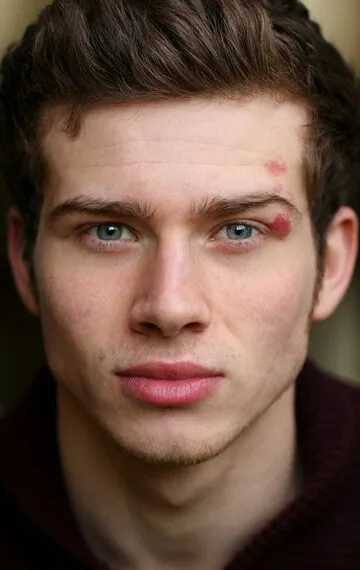 Фотография актёра – Оливер Старк (Oliver Stark)