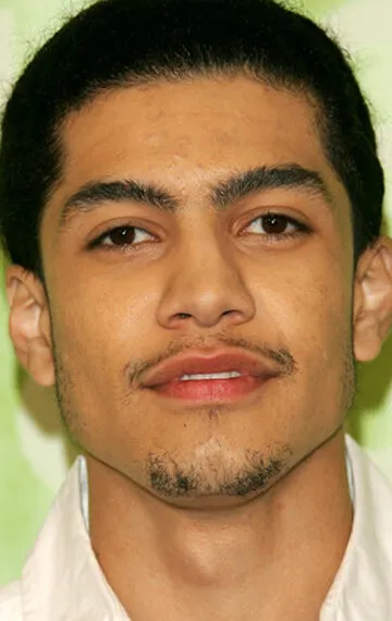 Фотография актёра – Рик Гонсалес (Rick Gonzalez)