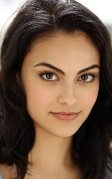 Фотография актёра – Камила Мендес (Camila Mendes)