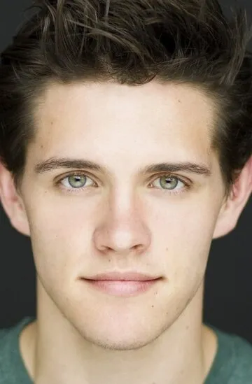 Фотография актёра – Кейси Котт (Casey Cott)