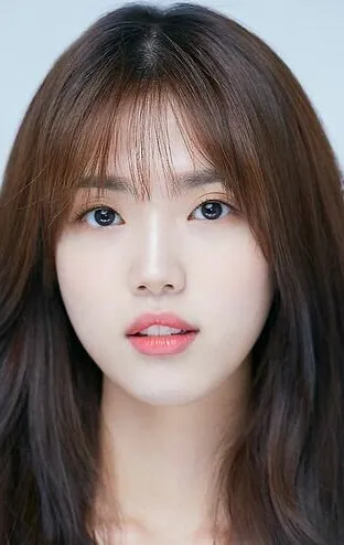 Фотография актёра – Юн Со-а (Yoon Seo-ah)