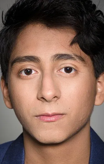 Фотография актёра – Тони Револори (Tony Revolori)