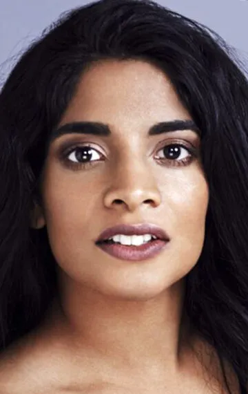 Фотография актёра – Амара Каран (Amara Karan)