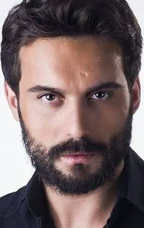 Фотография актёра – Али Эрсан Дуру (Ali Ersan Duru)