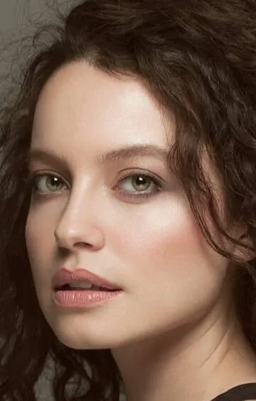 Фотография актёра – Гизем Арикан (Gizem Arikan)