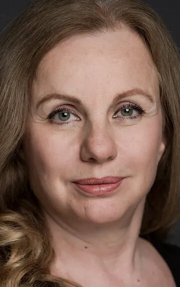 Фотография актёра – Айшен Инджи (Aysen Inci)