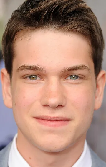 Фотография актёра – Лиам Джеймс (Liam James)