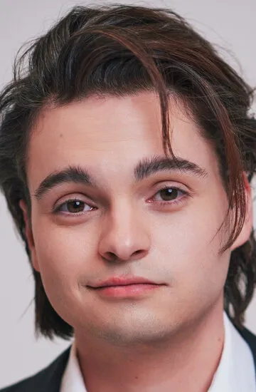 Фотография актёра – Макс Буркхолдер (Max Burkholder)