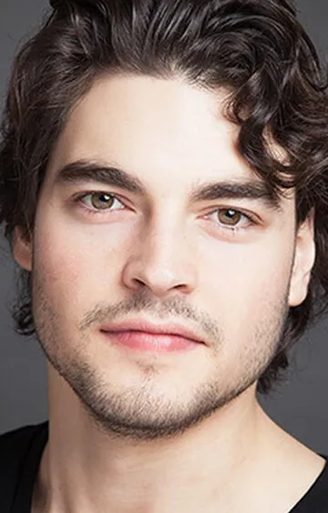 Фотография актёра – Акын Акынёзю (Akin Akinözü)