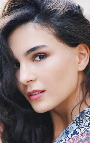 Фотография актёра – Эбру Шахин (Ebru Sahin)