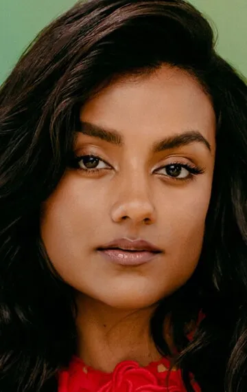 Фотография актёра – Симон Эшли (Simone Ashley)