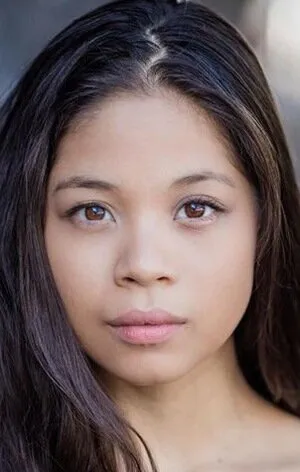 Фотография актёра – Эва Ноблесада (Eva Noblezada)