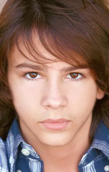 Фотография актёра – Брэйди Эндер (Brady Hender)