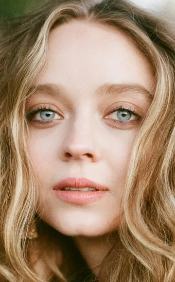 Фотография актёра – Мадлен Артур (Madeleine Arthur)