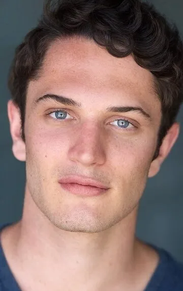 Фотография актёра – Колин Вуделл (Colin Woodell)