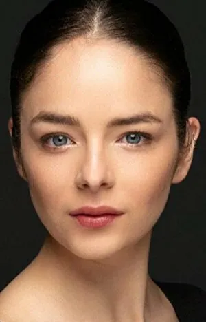 Фотография актёра – Бусе Мерал (Buse Meral)