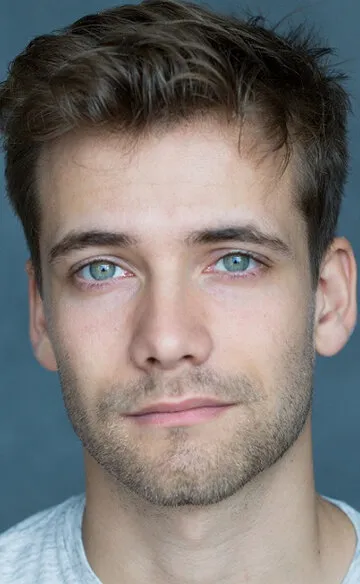 Фотография актёра – Оливер Денч (Oliver Dench)