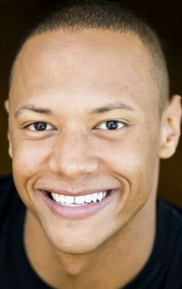 Фотография актёра – Эмерсон Брукс (Emerson Brooks)