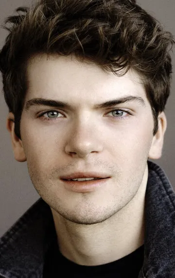 Фотография актёра – Колтон Райан (Colton Ryan)