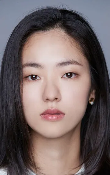 Фотография актёра – Чон Ё-бин (Jeon Yeo-bin)
